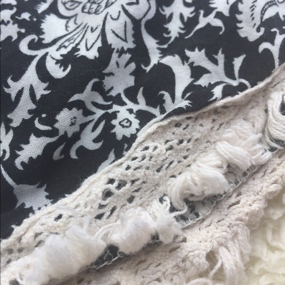 BUY 3 AND GET 15% OFF Floral shorts from BLUENOTES - Picture 2 of 3